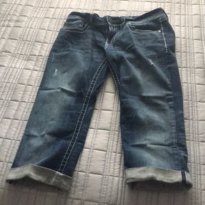 Capris -BKE